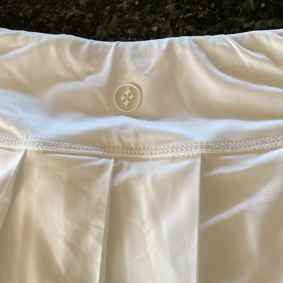 JoFit layered pleat skirt tennis golf pickleball white UPF 50 NWT XS - Picture 3 of 11
